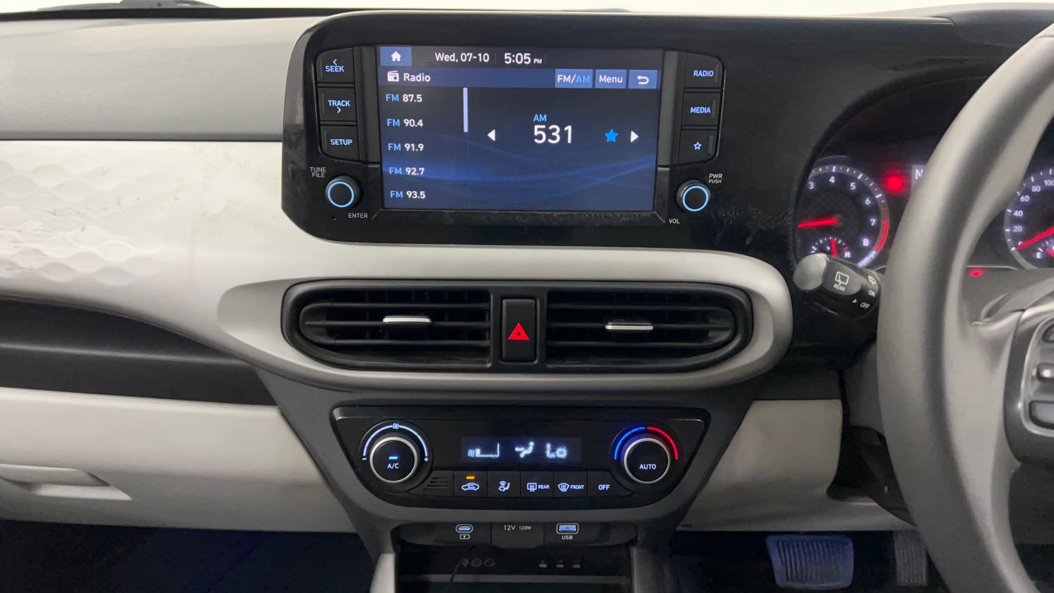 Used 2024 Hyundai Grand i10 Nios Asta 1.2 Kappa AMT Petrol Automatic interior MUSIC SYSTEM & AC CONTROL VIEW