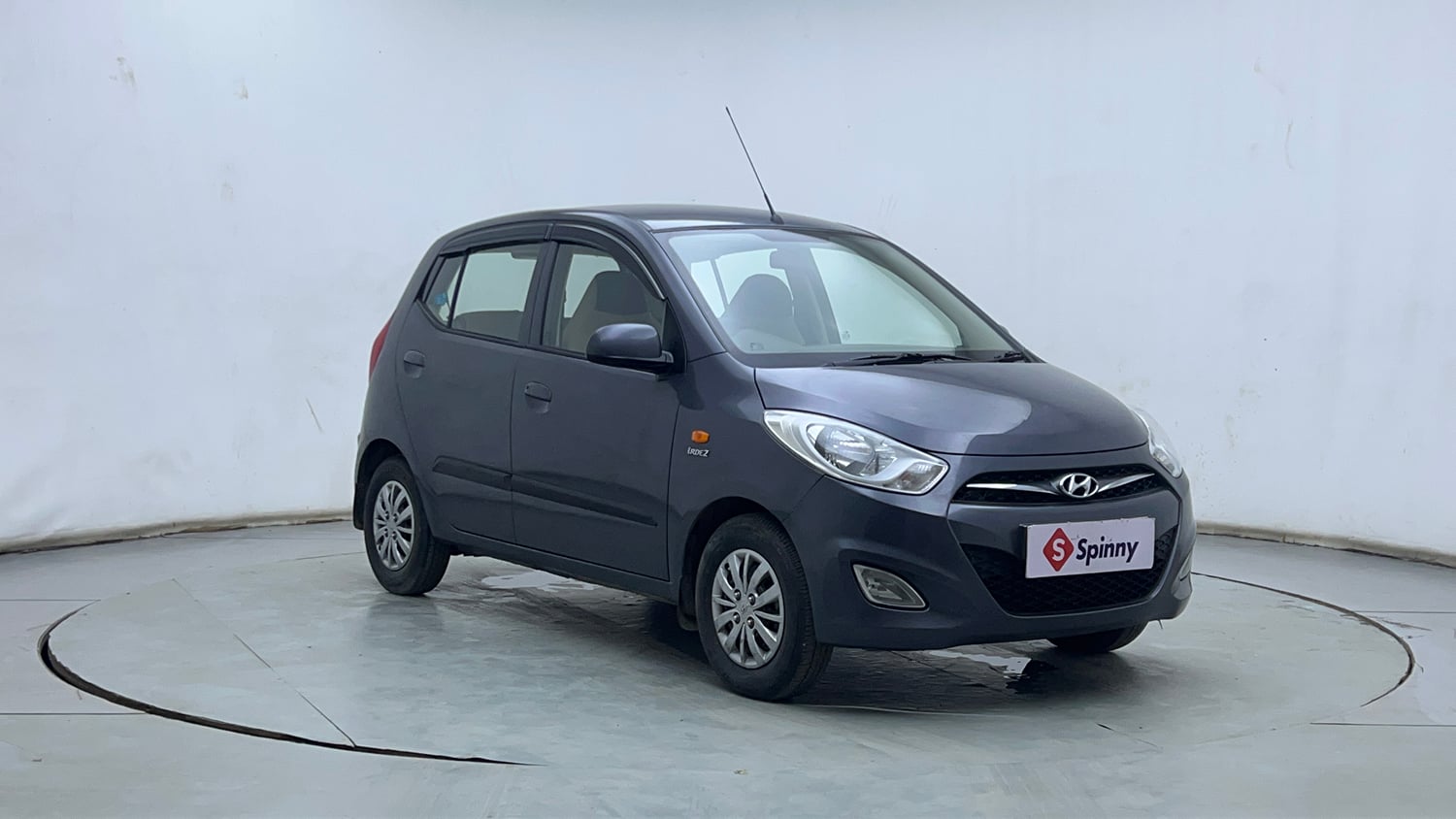 Used 2016 Hyundai i10 Sportz 1.1 iRDE2 Petrol Manual exterior RIGHT FRONT CORNER VIEW