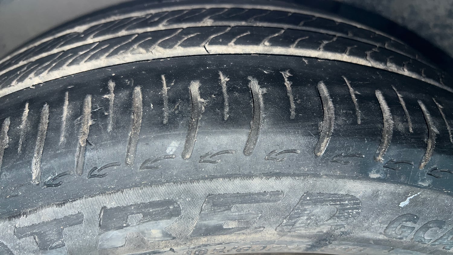 Used 2023 Tata Altroz XM (S) Petrol Petrol Manual tyres LEFT FRONT TYRE TREAD VIEW