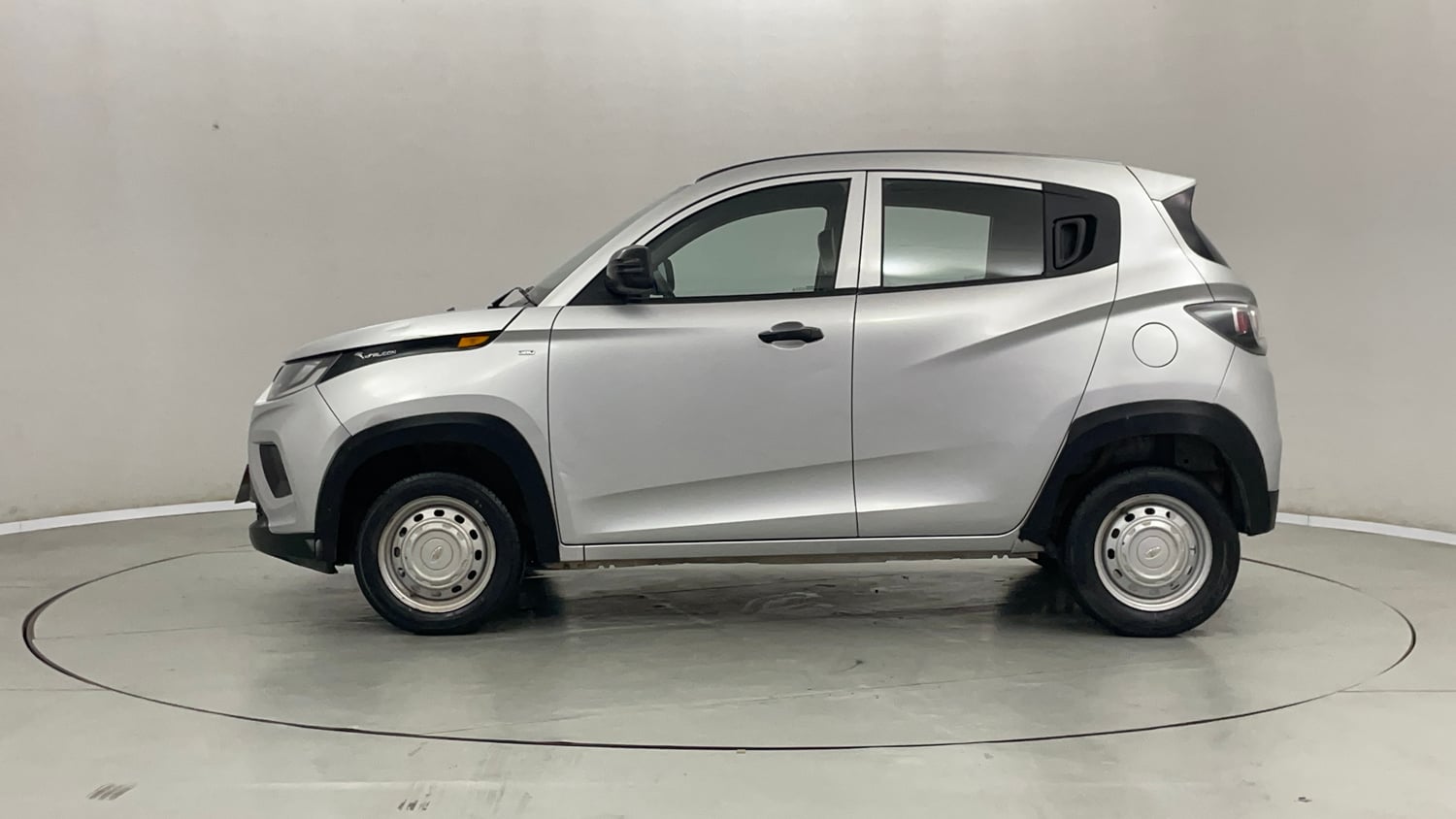Used 2018 Mahindra KUV100 NXT K2 6 STR Petrol Manual exterior LEFT SIDE VIEW
