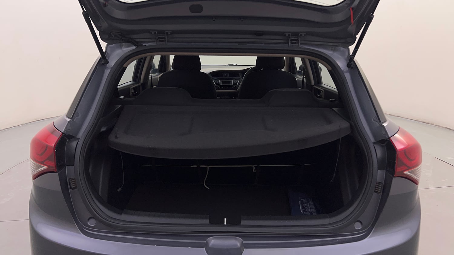 Used 2017 Hyundai Elite i20 Sportz 1.2 Petrol Manual interior DICKY INSIDE VIEW