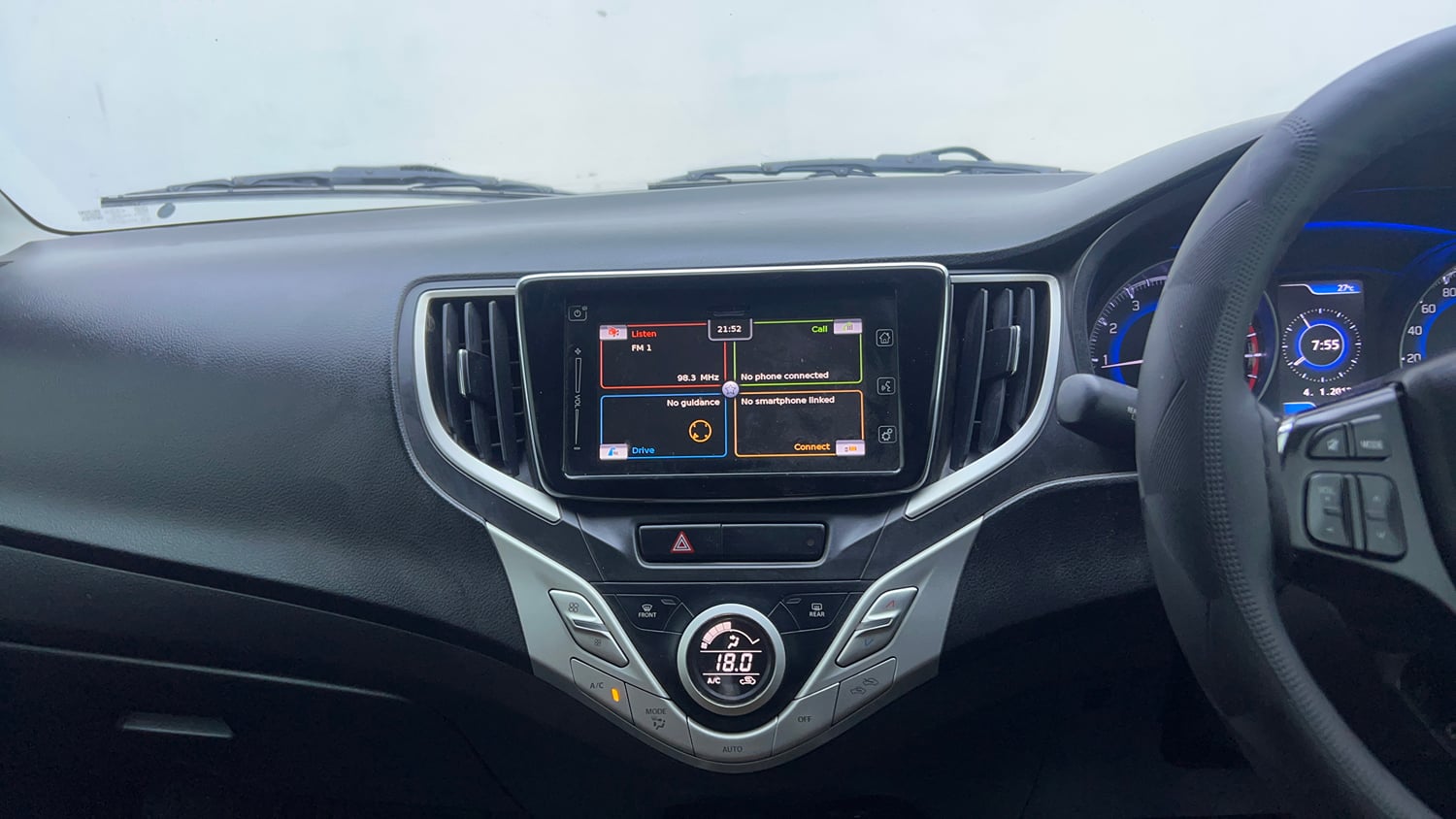 Used 2018 Maruti Suzuki Baleno Alpha 1.2 Petrol Manual interior MUSIC SYSTEM & AC CONTROL VIEW