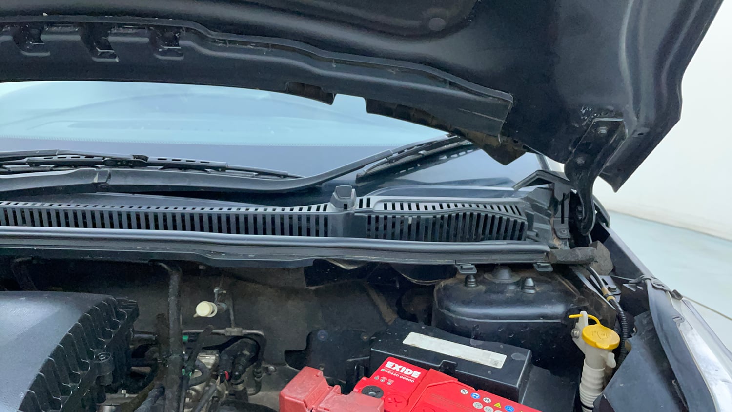 Used 2022 Tata Nexon XZA Plus (Premium) Dark Edition Petrol Automatic engine ENGINE LEFT SIDE HINGE & APRON VIEW
