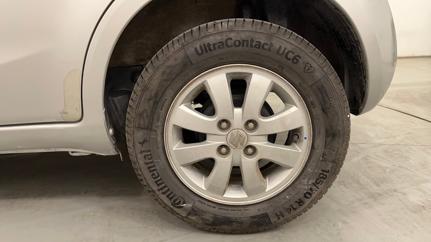 Used 2015 Maruti Suzuki Ritz Zxi BS-IV Petrol Manual tyres LEFT REAR TYRE RIM VIEW