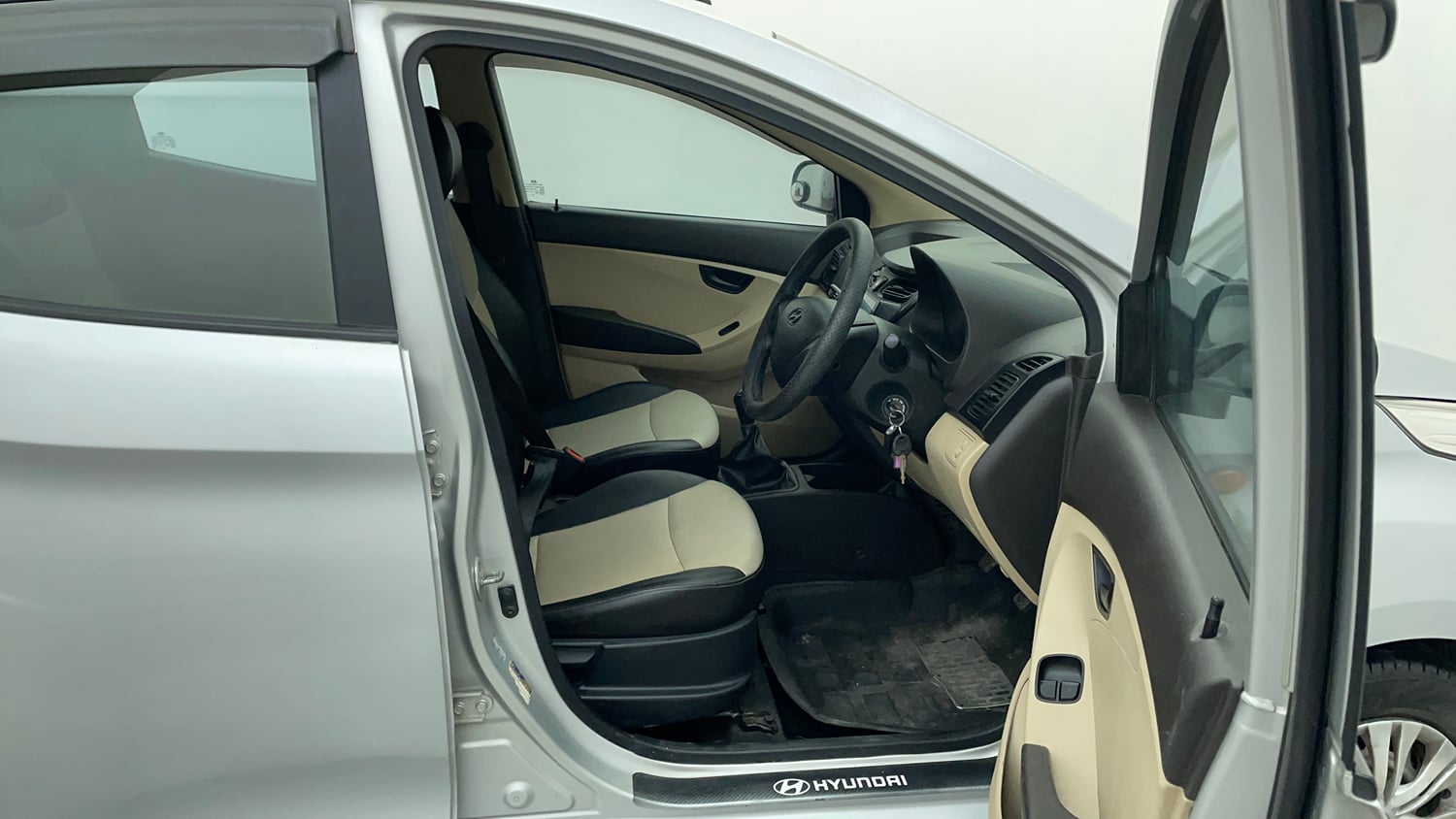 Used 2016 Hyundai Eon Era + Petrol Manual interior RIGHT SIDE FRONT DOOR CABIN VIEW
