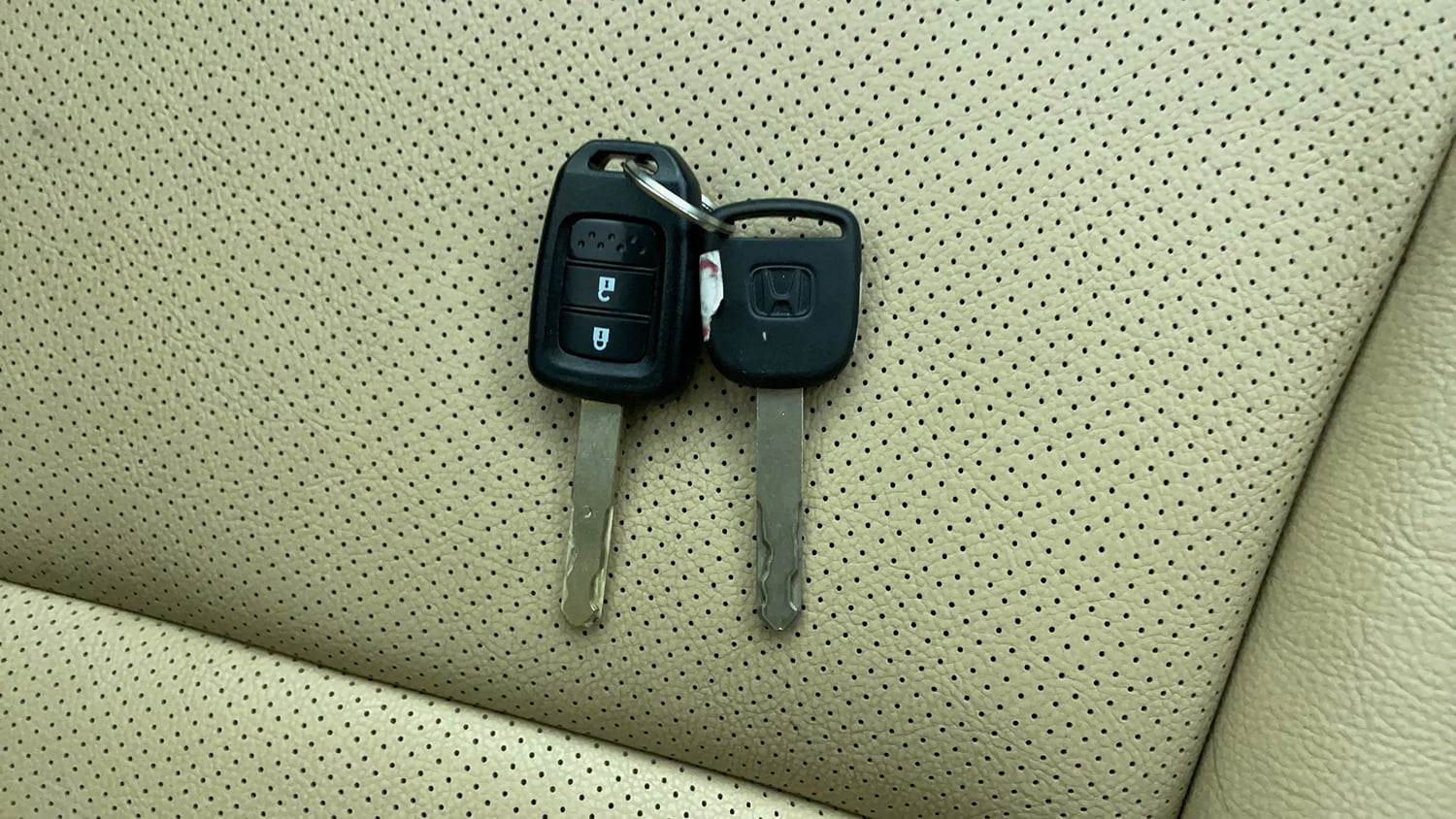 Used 2016 Honda Jazz V AT Petrol Petrol Automatic extra CAR KEY VIEW