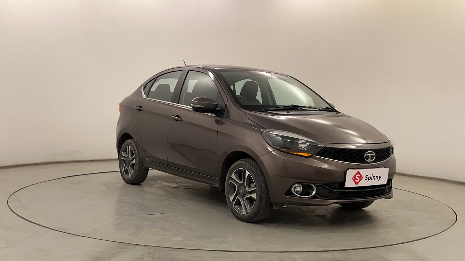 Used 2018 Tata Tigor Revotron XZA Petrol Automatic exterior RIGHT FRONT CORNER VIEW