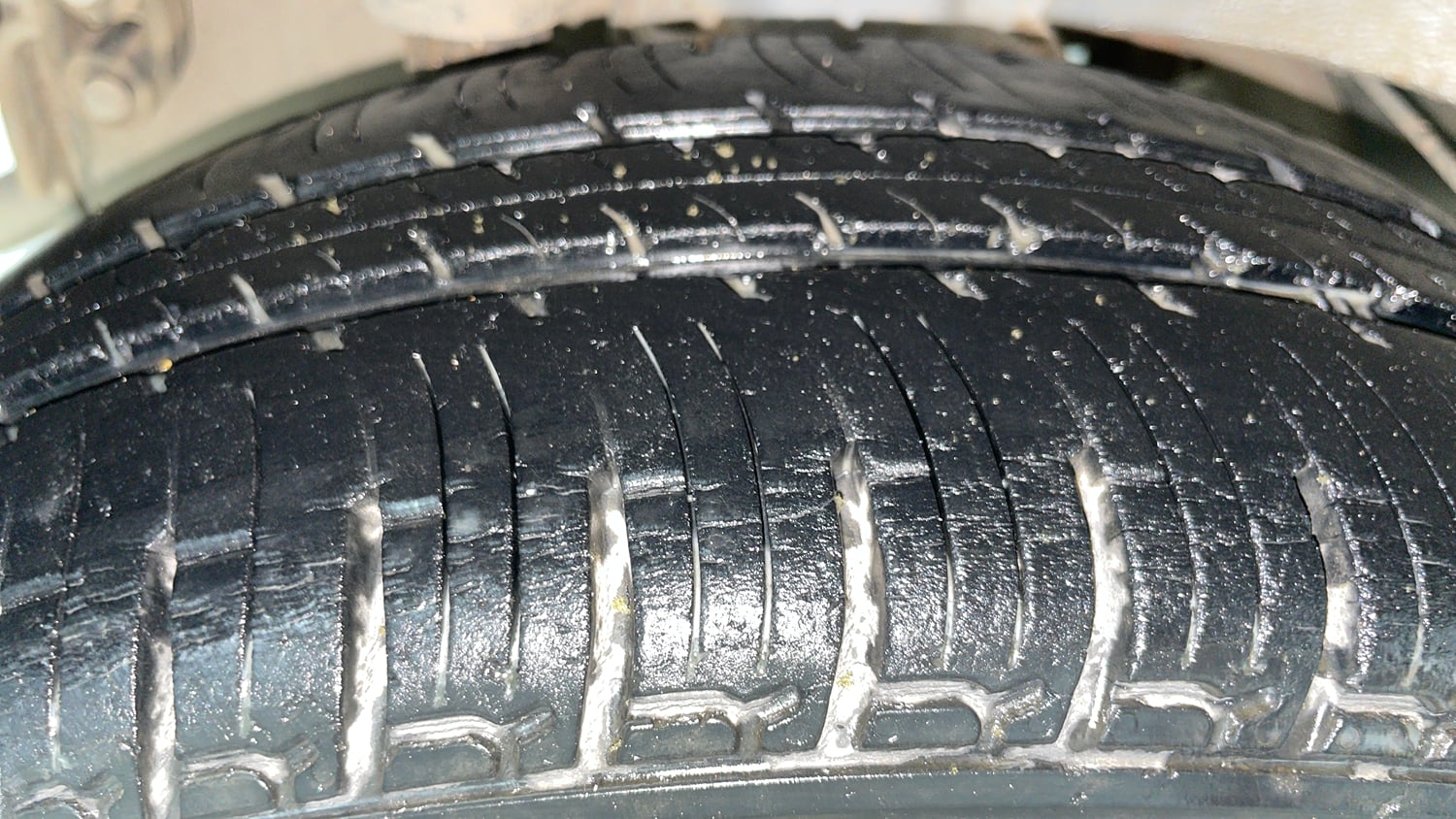 Used 2018 Mahindra KUV100 NXT K2 6 STR Petrol Manual tyres RIGHT REAR TYRE TREAD VIEW