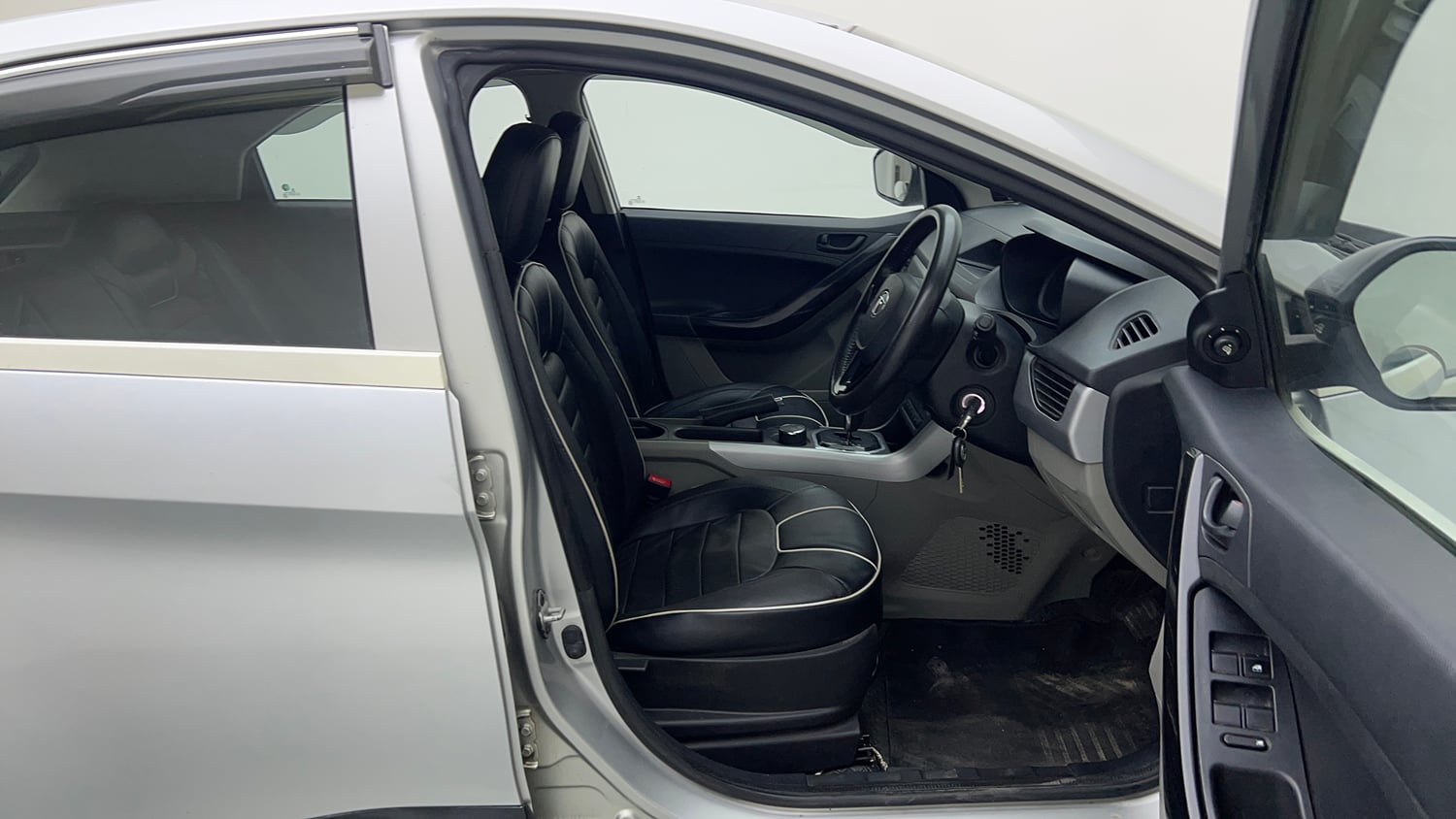 Used 2019 Tata Nexon XMA Petrol Petrol Automatic interior RIGHT SIDE FRONT DOOR CABIN VIEW
