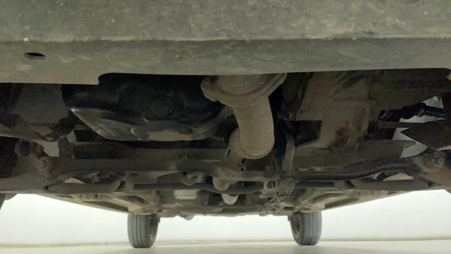 Used 2021 Tata Tiago XZ Petrol Manual extra FRONT LEFT UNDERBODY VIEW