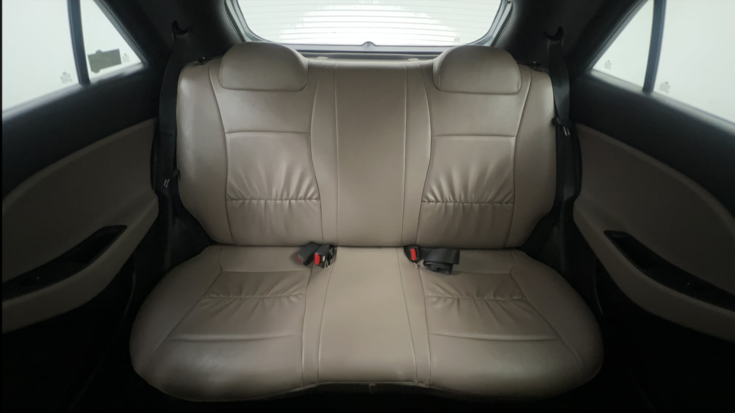Used 2020 Hyundai Elite i20 Sportz Plus 1.2 Petrol Manual interior REAR SEAT CONDITION VIEW