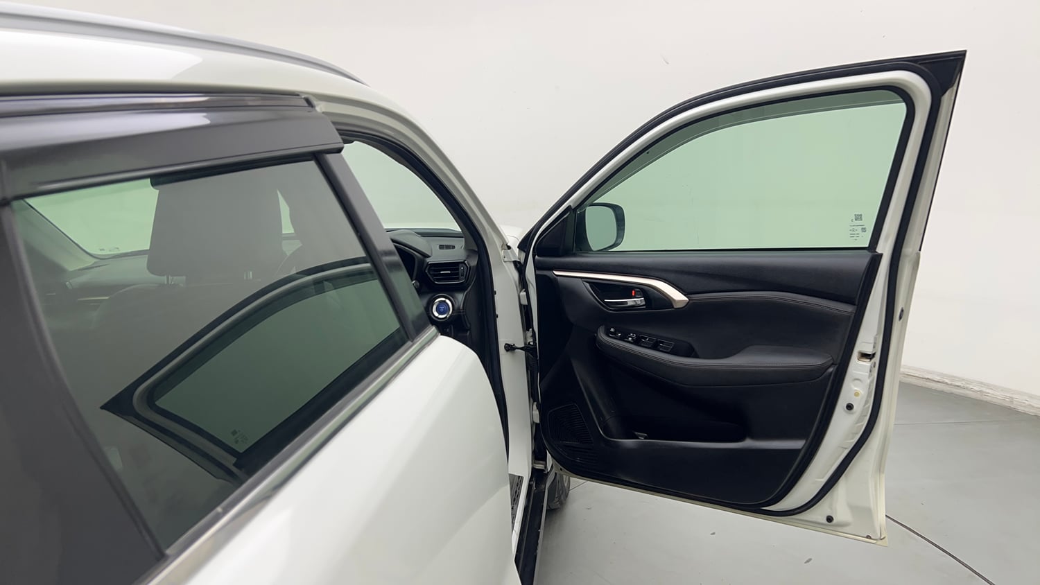 Used 2023 Maruti Suzuki Grand Vitara Alpha Plus Intelligent Hybrid eCVT Hybrid Automatic interior RIGHT FRONT DOOR OPEN VIEW