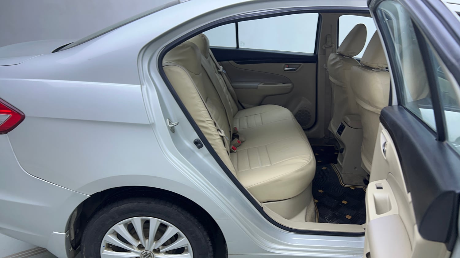 Used 2017 Maruti Suzuki Ciaz Zeta 1.4 AT Petrol Automatic interior RIGHT SIDE REAR DOOR CABIN VIEW