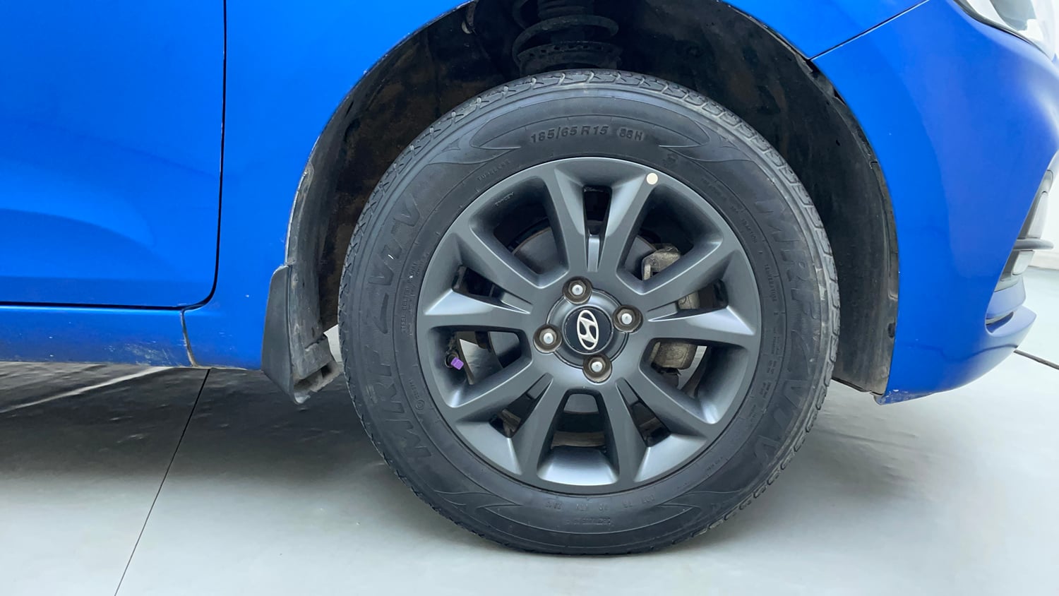 Used 2019 Hyundai Elite i20 Sportz Plus 1.2 CVT Petrol Automatic tyres RIGHT FRONT TYRE RIM VIEW