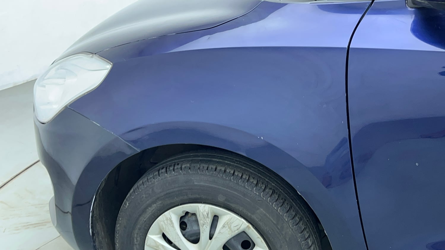 Used 2019 Maruti Suzuki Swift VXi AMT Petrol Automatic dents MINOR DENT