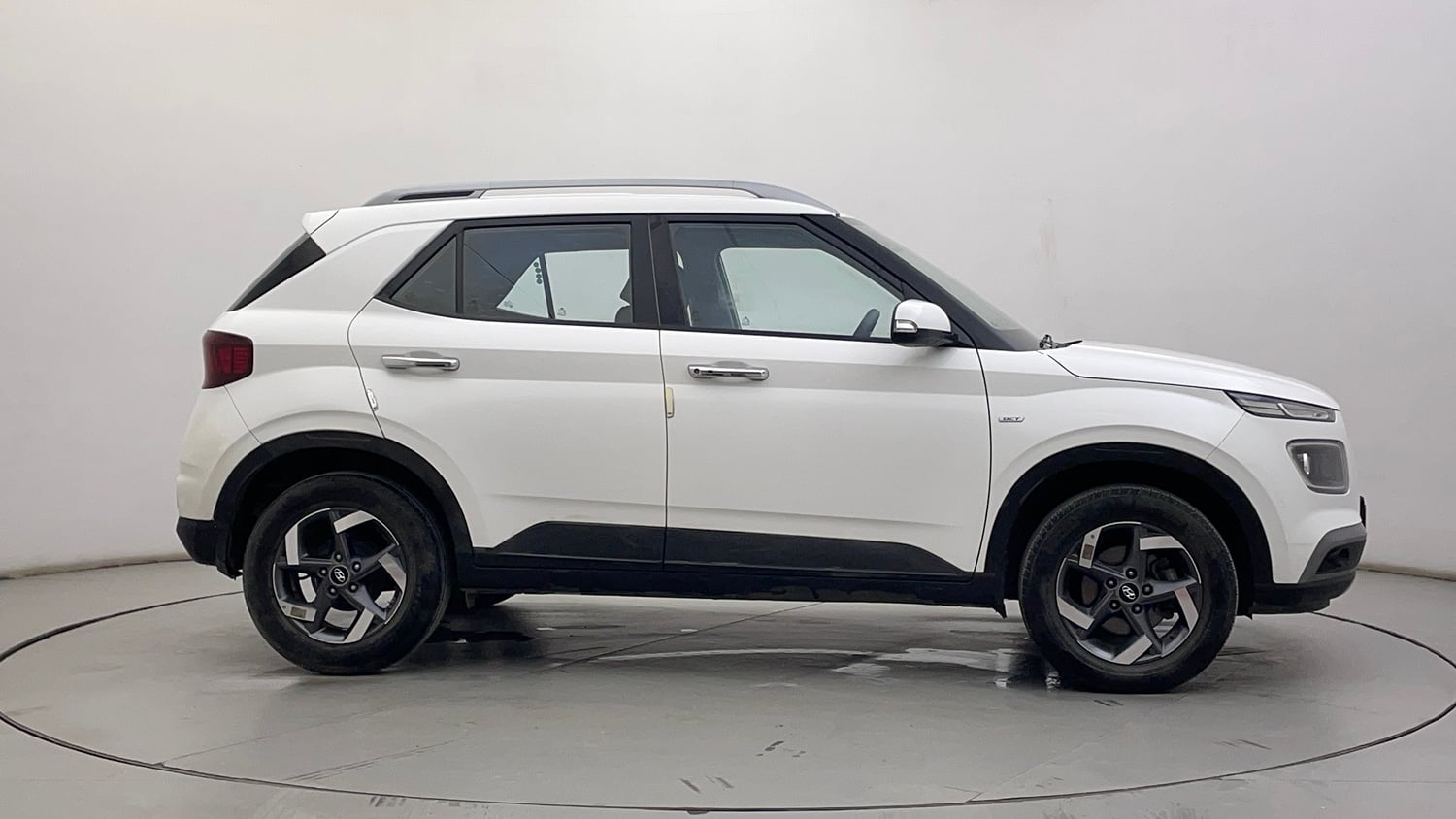 Used 2022 Hyundai Venue SX Plus 1.0 Turbo DCT Petrol Automatic exterior RIGHT SIDE VIEW