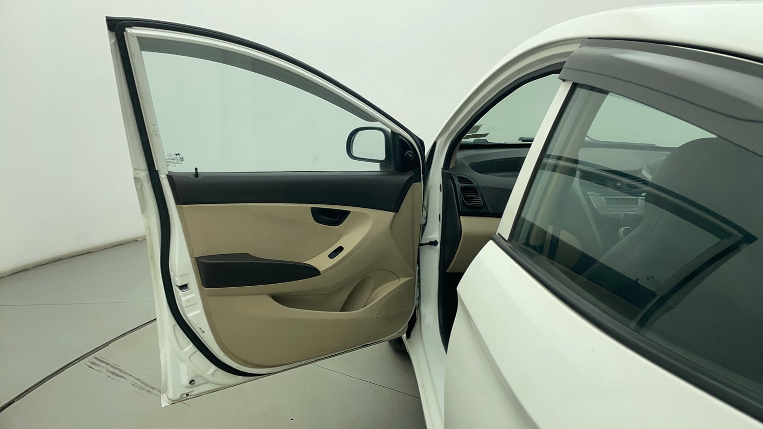 Used 2015 Hyundai Eon Magna + Petrol Manual interior LEFT FRONT DOOR OPEN VIEW