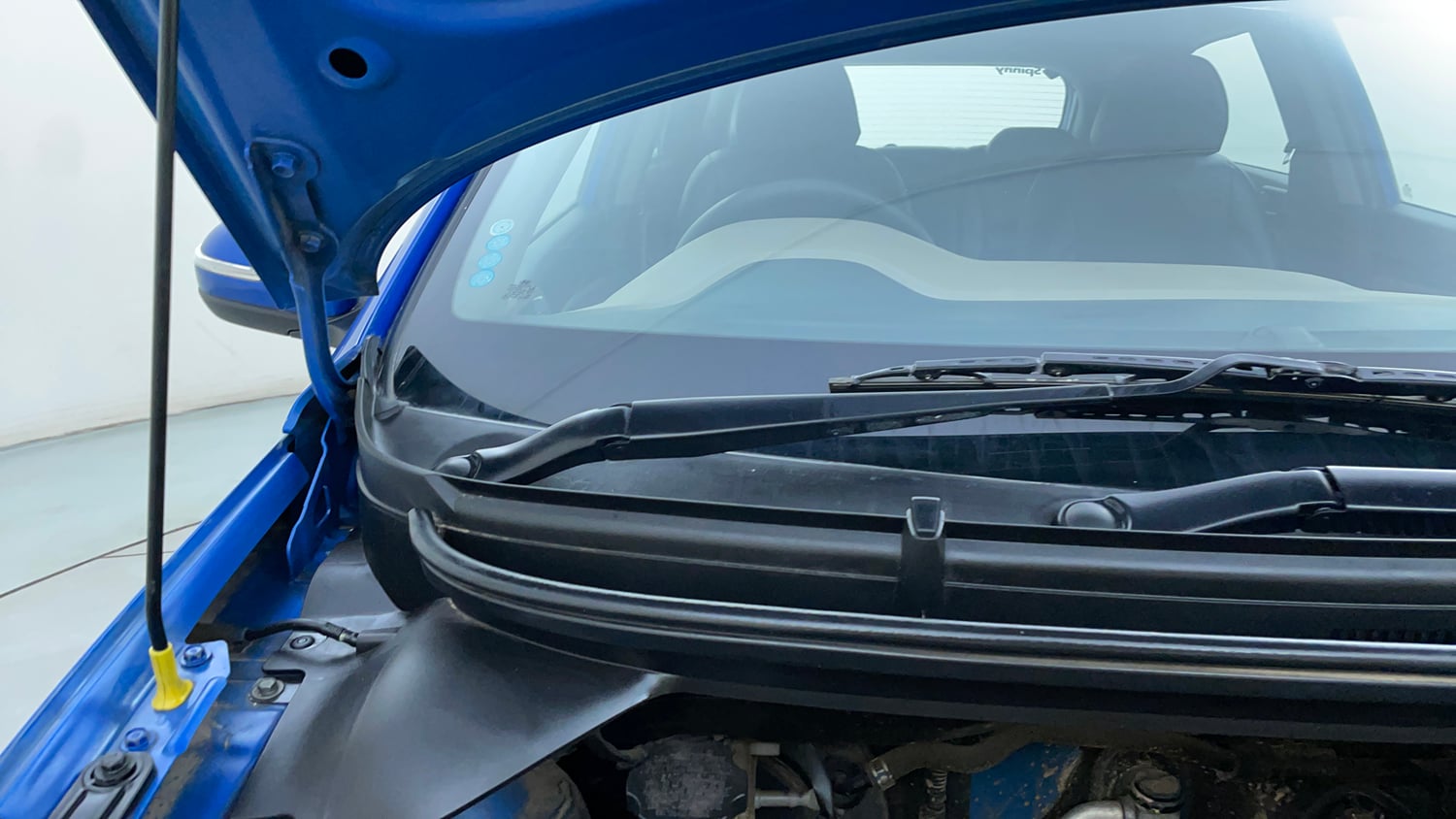 Used 2019 Hyundai Elite i20 Sportz Plus 1.2 CVT Petrol Automatic engine ENGINE RIGHT SIDE HINGE & APRON VIEW
