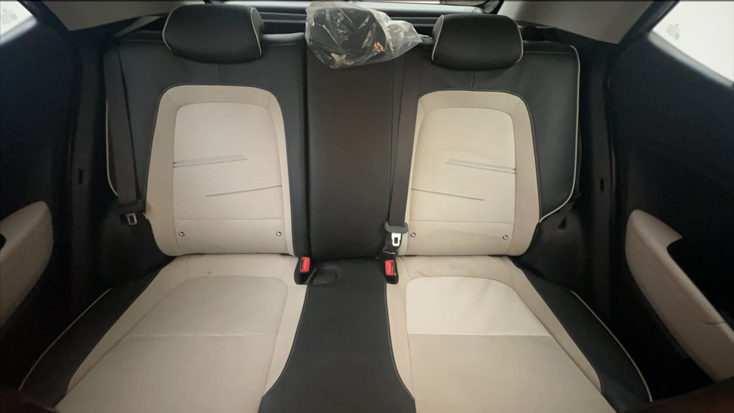 Used 2024 Hyundai Venue SX (O) 1.0 Turbo DCT Petrol Automatic interior REAR SEAT CONDITION VIEW