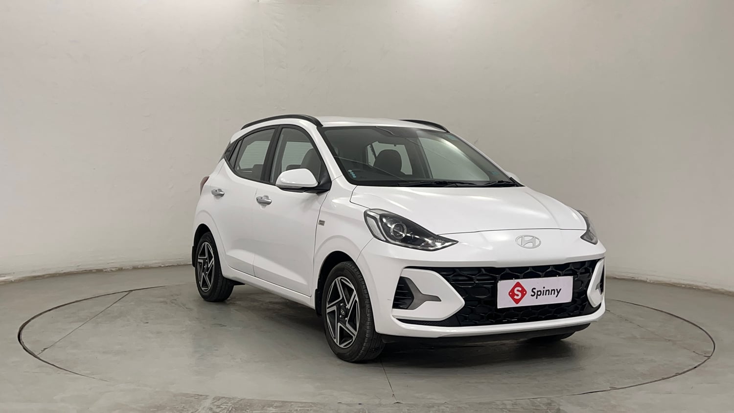 Used 2024 Hyundai Grand i10 Nios Asta 1.2 Kappa AMT Petrol Automatic exterior RIGHT FRONT CORNER VIEW