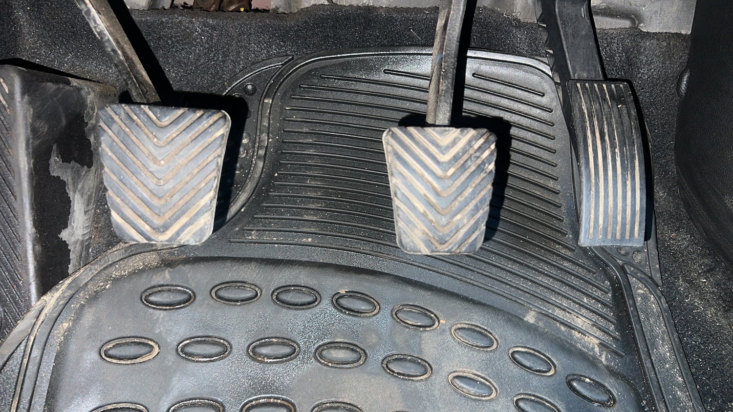 Used 2015 Hyundai Elite i20 Asta 1.2 Petrol Manual interior PEDALS VIEW