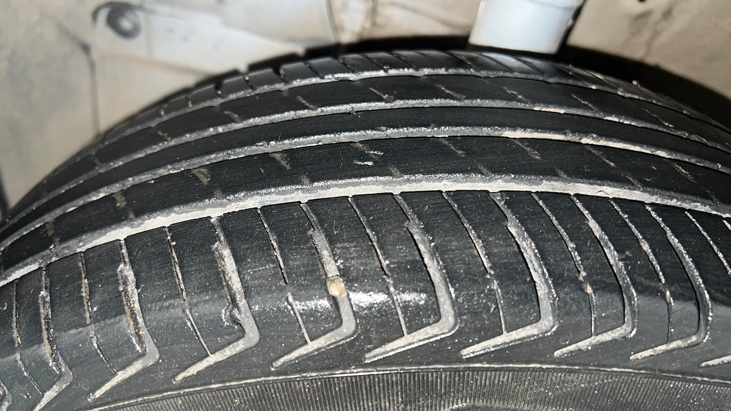 Used 2024 Maruti Suzuki Wagon R LXI 1.0 Petrol Manual tyres LEFT FRONT TYRE TREAD VIEW