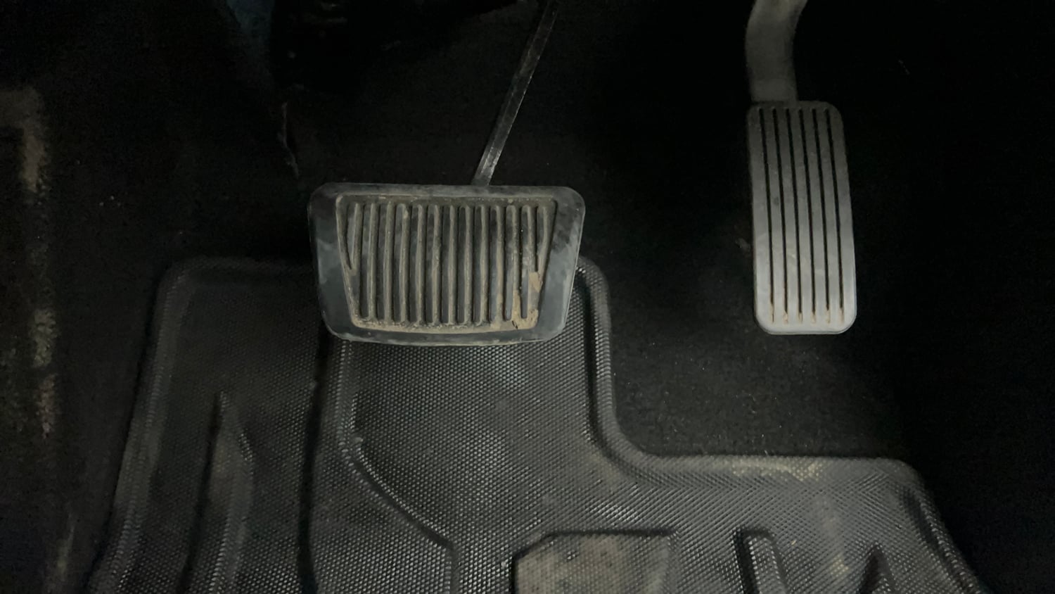 Used 2024 Hyundai Alcazar Signature (O) 7 STR 1.5 Petrol DCT Petrol Automatic interior PEDALS VIEW