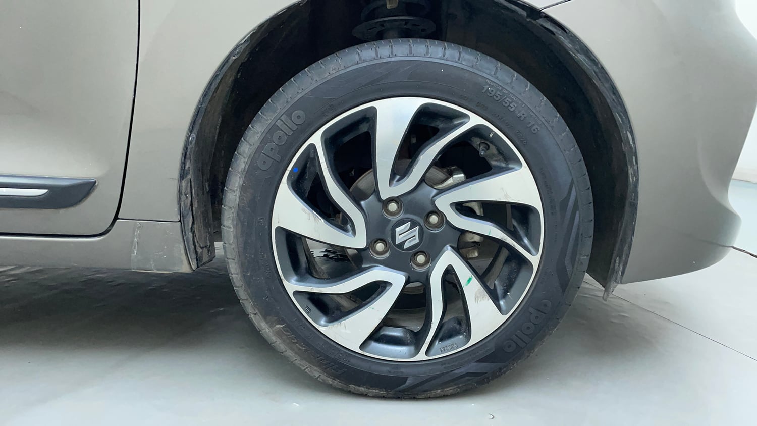 Used 2021 Maruti Suzuki Baleno Zeta Automatic Petrol Automatic tyres RIGHT FRONT TYRE RIM VIEW
