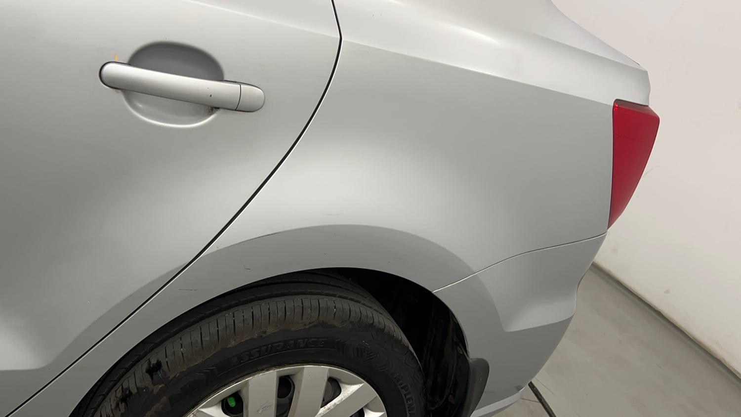 Used 2018 Volkswagen Ameo Comfortline 1.2L (P) Petrol Manual dents MINOR DENT