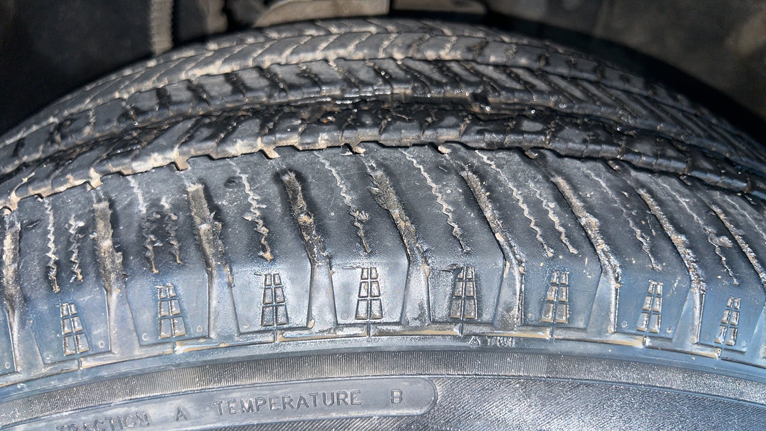 Used 2022 Mahindra Scorpio N Z8 L Petrol AT 7 STR Petrol Automatic tyres RIGHT FRONT TYRE TREAD VIEW