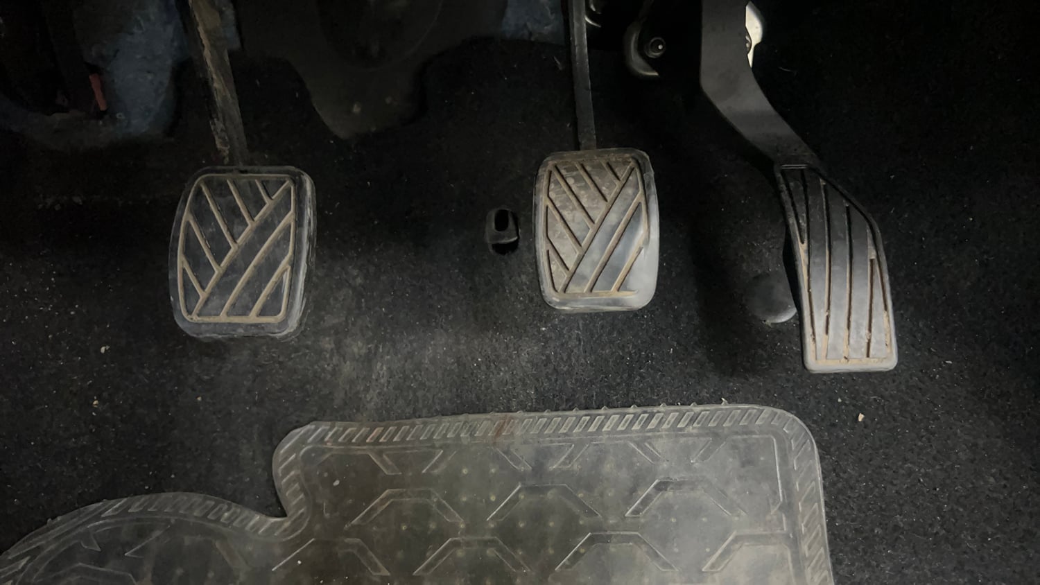 Used 2014 Maruti Suzuki Swift VXi Petrol Manual interior PEDALS VIEW