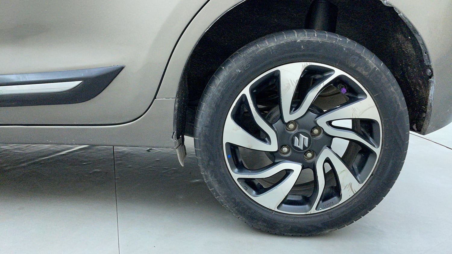 Used 2021 Maruti Suzuki Baleno Zeta Automatic Petrol Automatic tyres LEFT REAR TYRE RIM VIEW