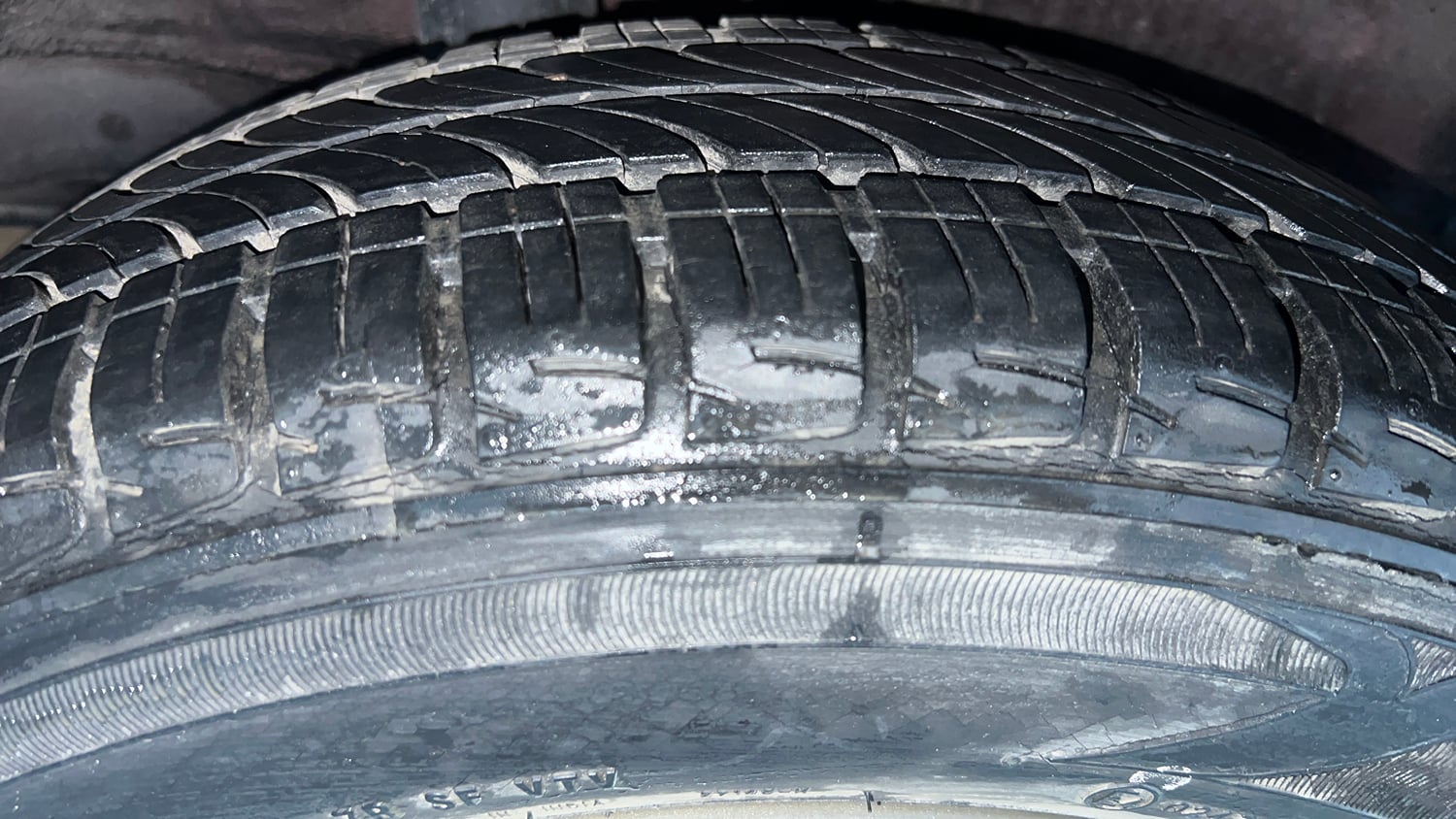 Used 2015 Honda City V Petrol Manual tyres RIGHT REAR TYRE TREAD VIEW