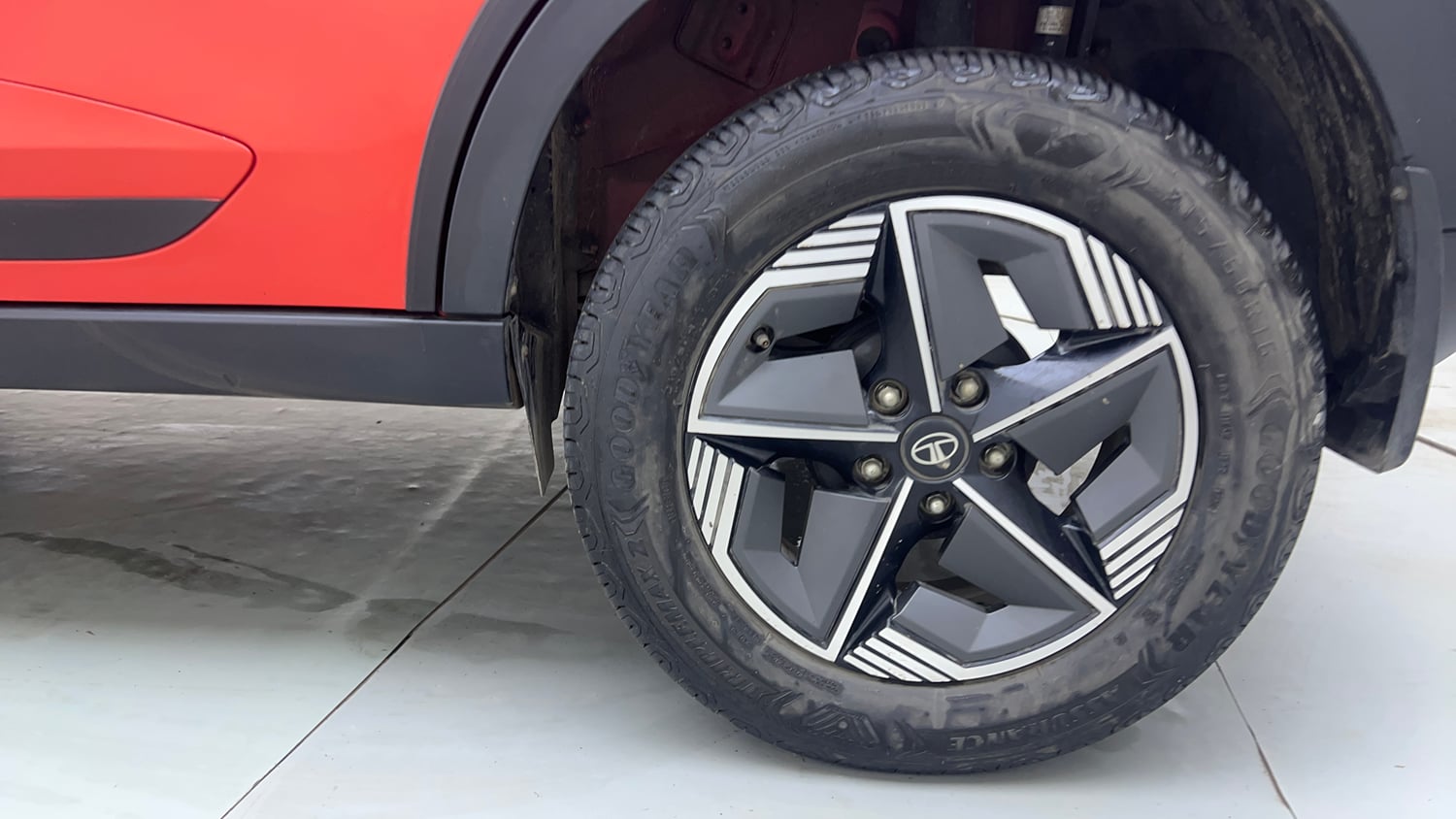 Used 2024 Tata Nexon Creative Plus 1.2 Revotron Petrol 6MT Petrol Manual tyres LEFT REAR TYRE RIM VIEW