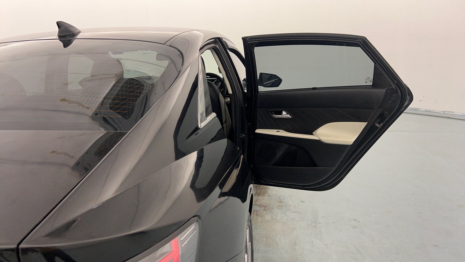 Used 2023 Hyundai Verna SX 1.5 Petrol MT Petrol Manual interior RIGHT REAR DOOR OPEN VIEW