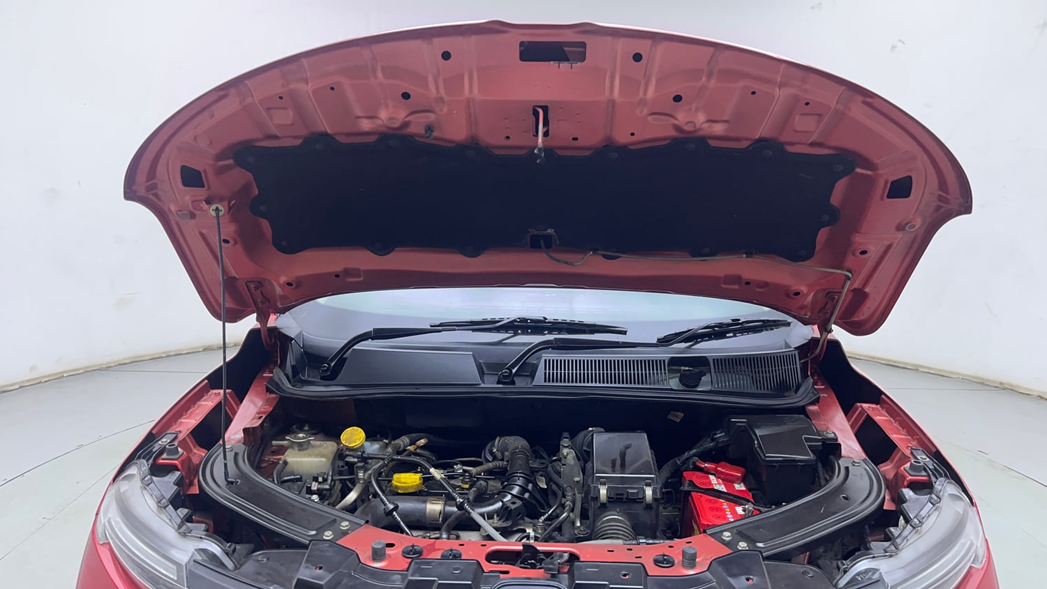 Used 2021 Renault Kiger RXZ Turbo CVT Dual Tone Petrol Automatic engine ENGINE & BONNET OPEN FRONT VIEW