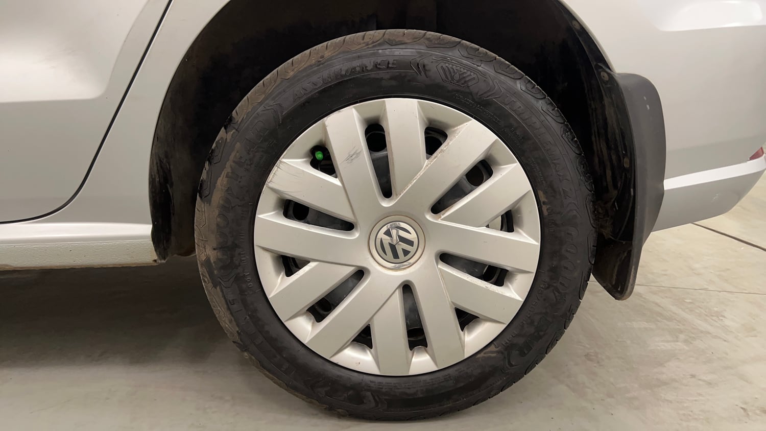 Used 2018 Volkswagen Ameo Comfortline 1.2L (P) Petrol Manual tyres LEFT REAR TYRE RIM VIEW