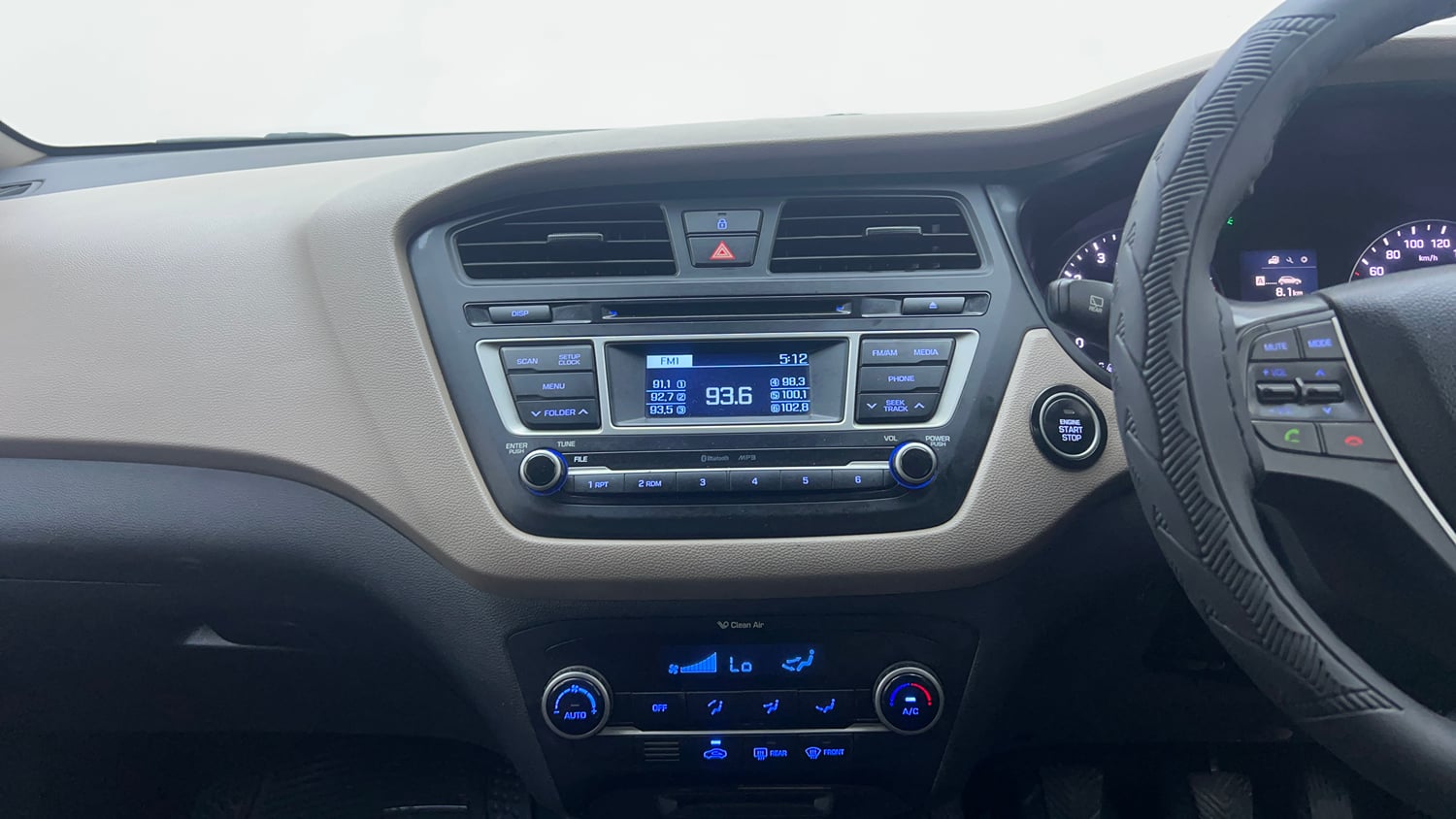 Used 2015 Hyundai Elite i20 Asta 1.2 Petrol Manual interior MUSIC SYSTEM & AC CONTROL VIEW