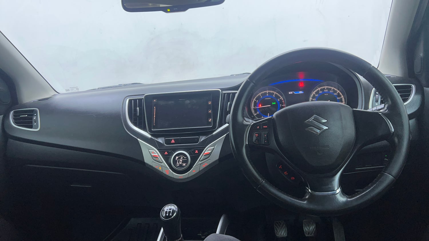 Used 2018 Maruti Suzuki Baleno Alpha 1.2 Petrol Manual interior DASHBOARD VIEW