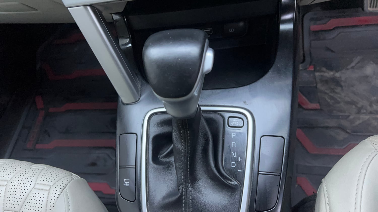 Used 2020 kia Seltos HTX IVT 1.5 Petrol Automatic interior GEAR  KNOB VIEW