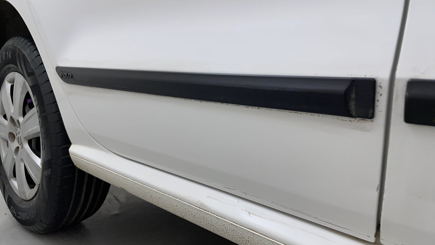 Used 2015 Volkswagen Polo Trendline 1.2L (P) Petrol Manual dents MINOR SCRATCH