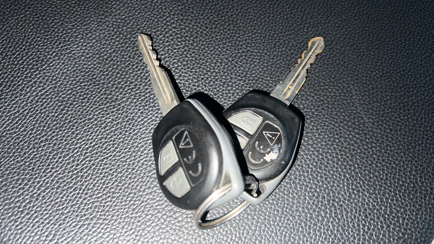 Used 2022 Maruti Suzuki Swift VXi Petrol Manual extra CAR KEY VIEW