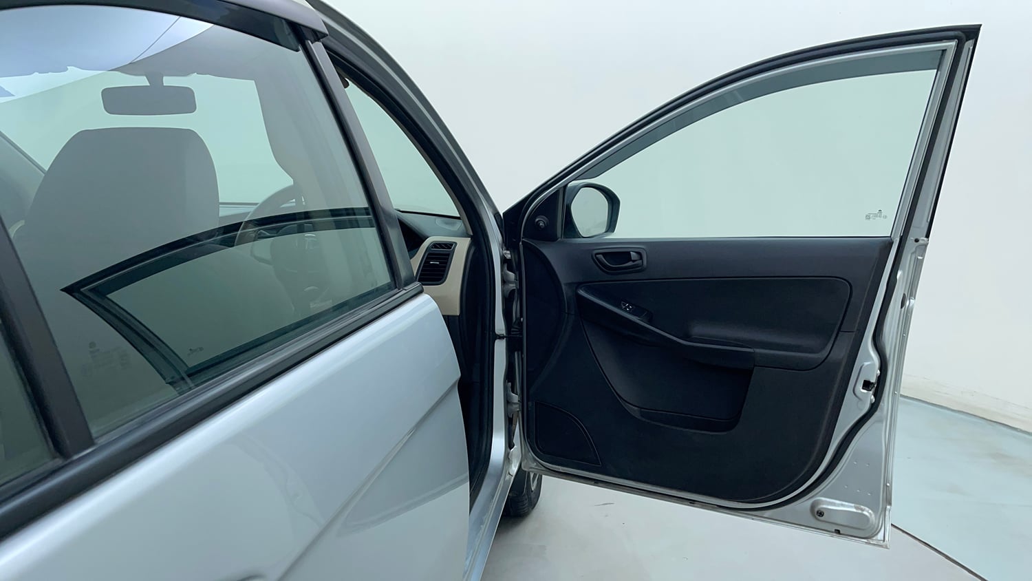 Used 2017 Tata Zest XE Petrol Petrol Manual interior RIGHT FRONT DOOR OPEN VIEW