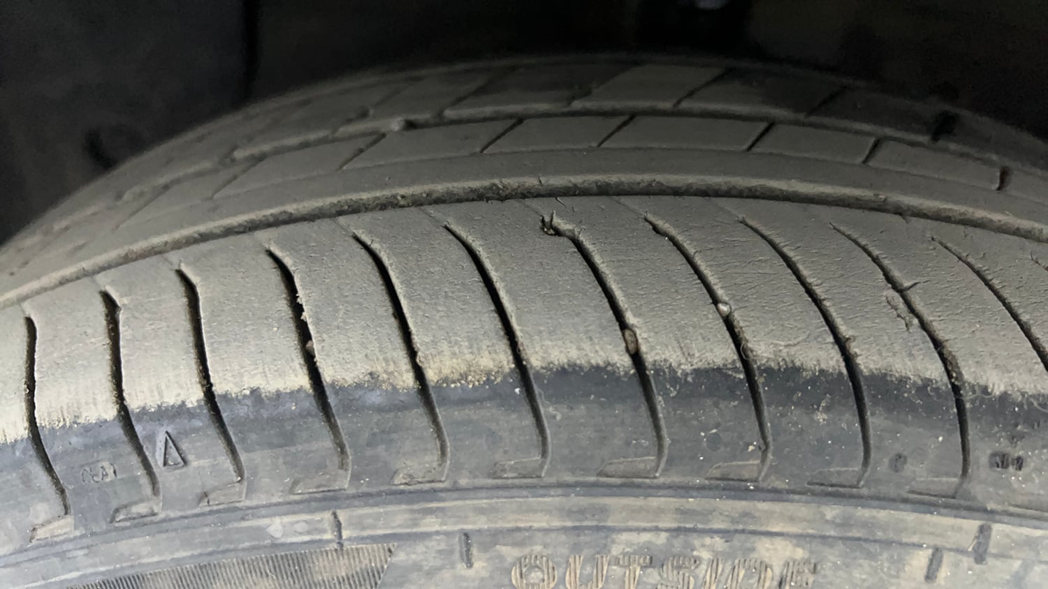 Used 2023 Hyundai Exter SX (O) 1.2 AMT Petrol Automatic tyres LEFT FRONT TYRE TREAD VIEW