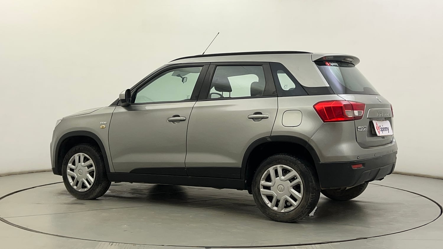 Used 2017 Maruti Suzuki Vitara Brezza [2016-2020] VDi Diesel Manual exterior LEFT REAR CORNER VIEW