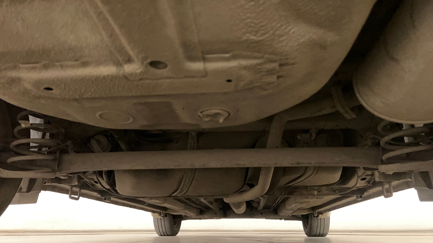 Used 2018 Maruti Suzuki Ciaz Delta 1.4 AT Petrol Automatic extra REAR UNDERBODY VIEW (TAKEN FROM REAR)