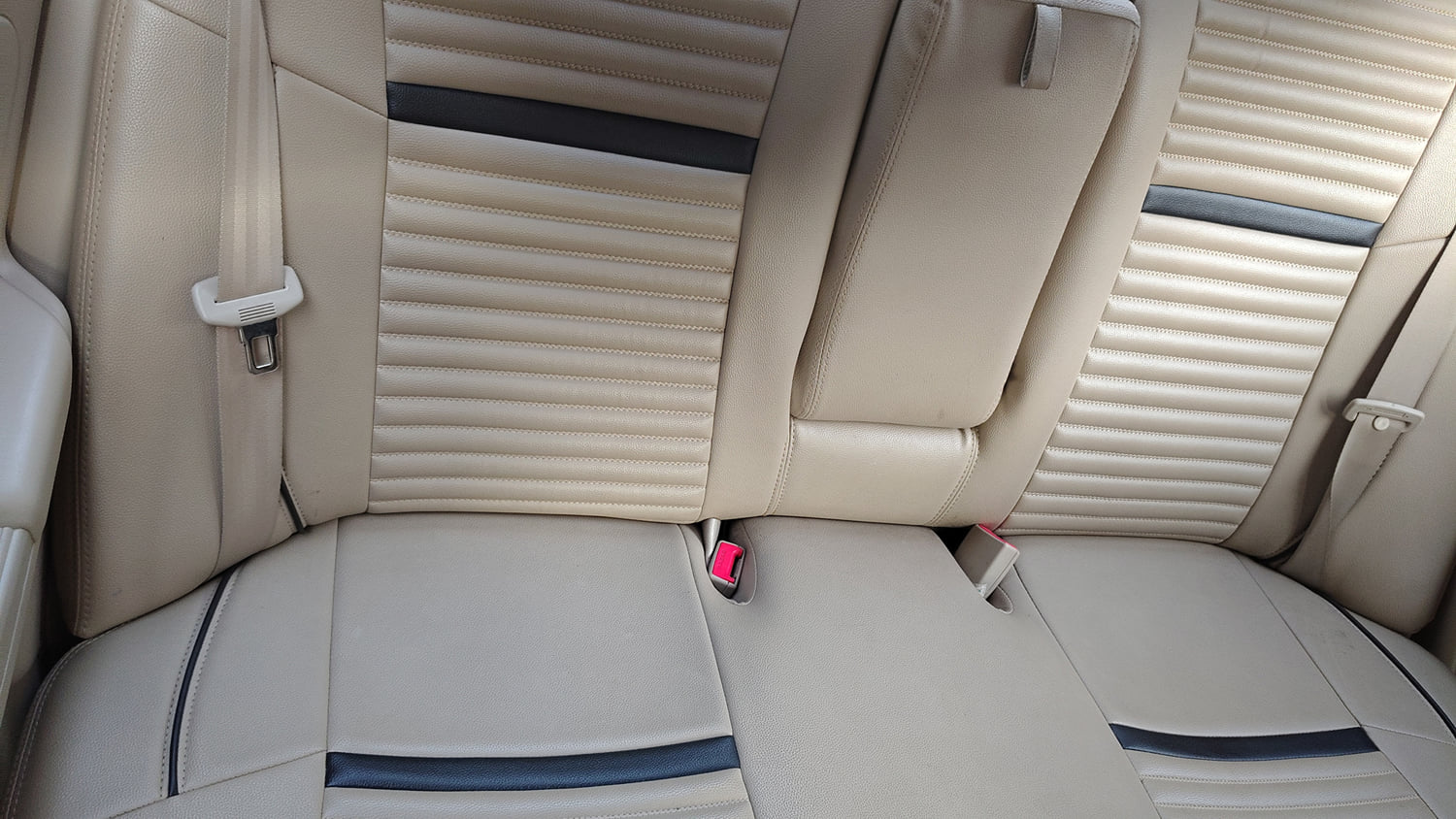 Used 2020 Maruti Suzuki Dzire VXi AMT Petrol Automatic interior REAR SEAT CONDITION VIEW