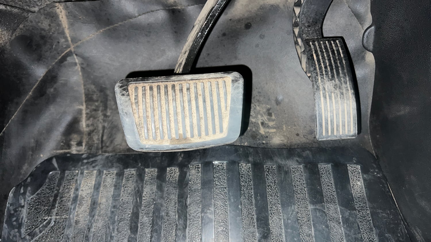 Used 2018 Hyundai Grand i10 Sportz (O) AT 1.2 Kappa VTVT Petrol Automatic interior PEDALS VIEW
