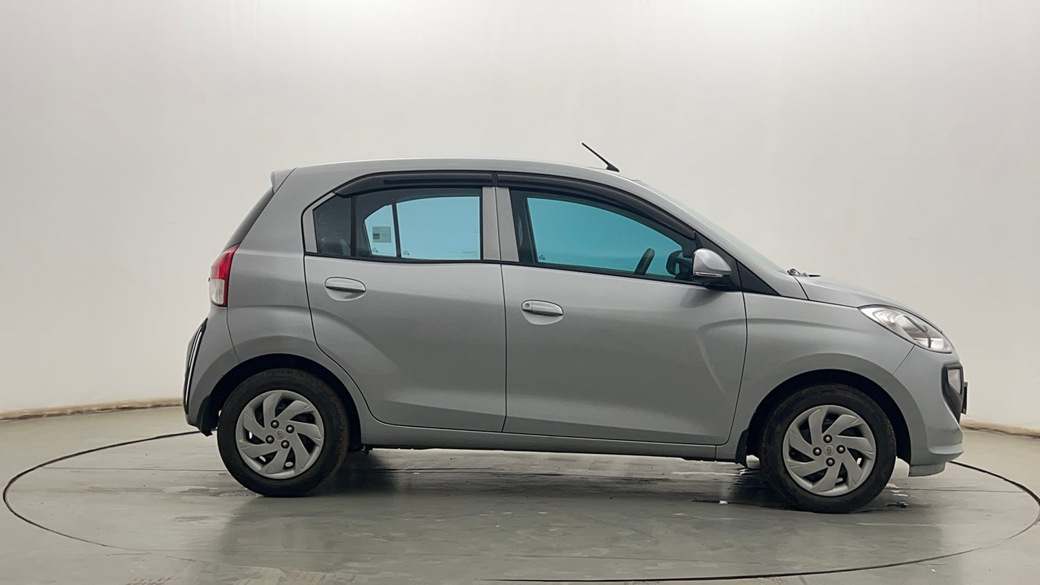Used 2018 Hyundai Santro Sportz Petrol Manual exterior RIGHT SIDE VIEW