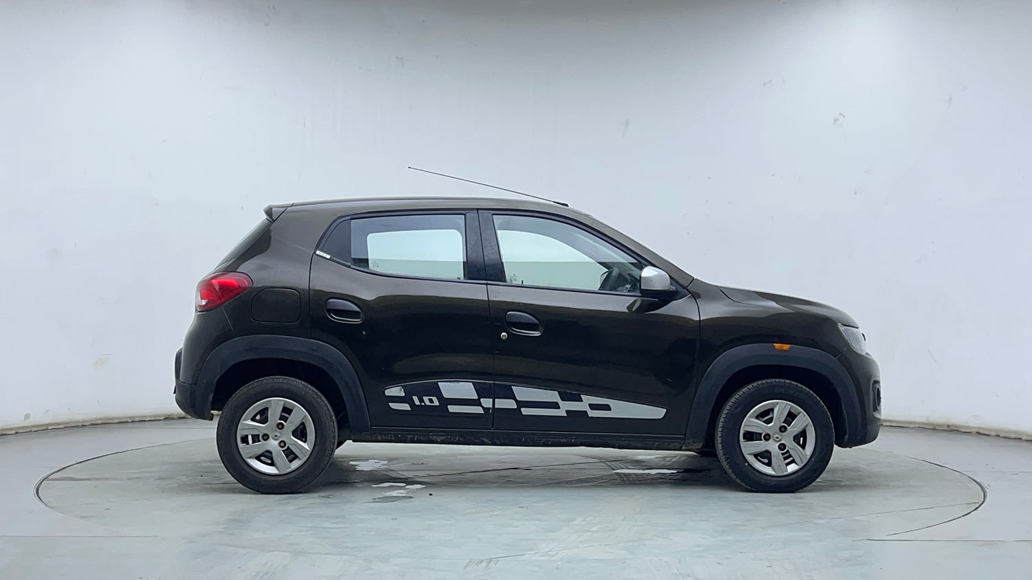 Used 2018 Renault Kwid 1.0 RXT AMT Petrol Automatic exterior RIGHT SIDE VIEW